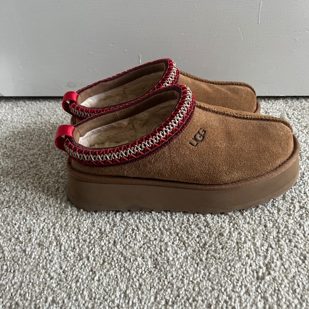 UGG Women’s Tazz II